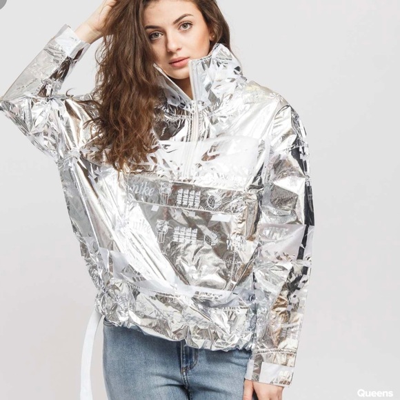 NWT Nike Sportswear Metallic Jacket WMNS - Picture 2 of 8